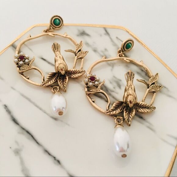 Vintage Inspired Bird Flowers Leaves Faux Pearl Hoop Earrings NWT - Picture 3 of 8